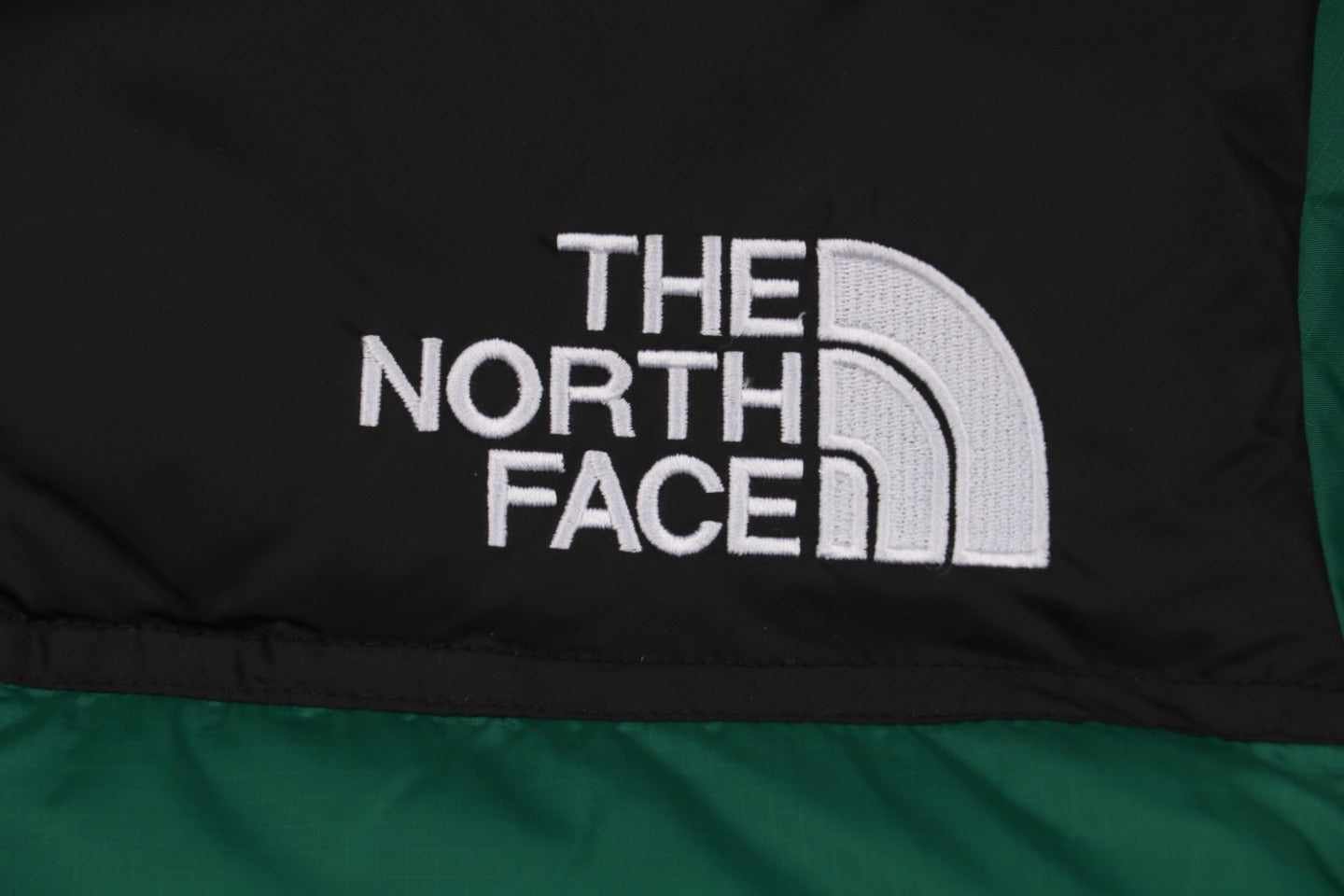 Abrigo The North Face NUPTSE RETRO 1996 Unisex Pin - Dechaquetas 